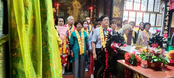 中华海峡两岸一家亲交流促进会莅临文峰宫进香